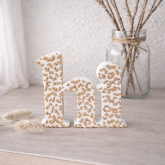 Statement Schriftzug „hi“ in Leo-Optik